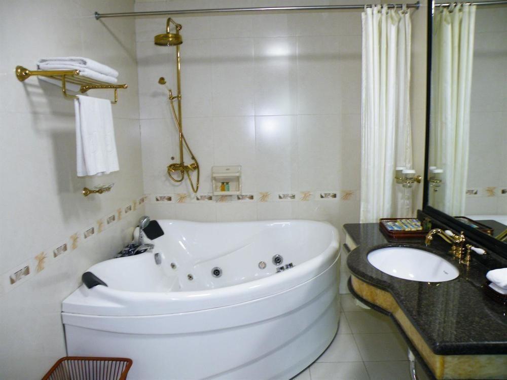 Foshan Jinyin Hotel Экстерьер фото