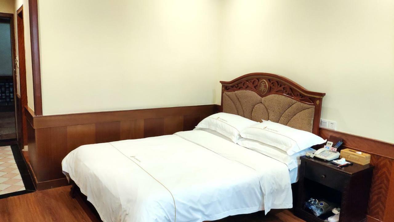 Foshan Jinyin Hotel Экстерьер фото